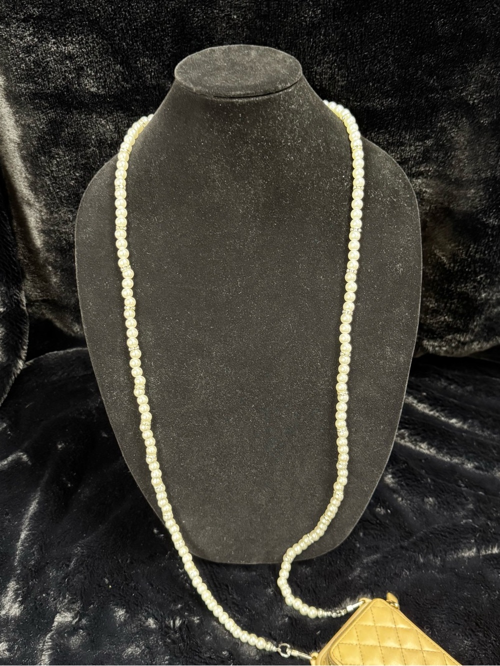 Classic Pearl Bead phone case lanyard.